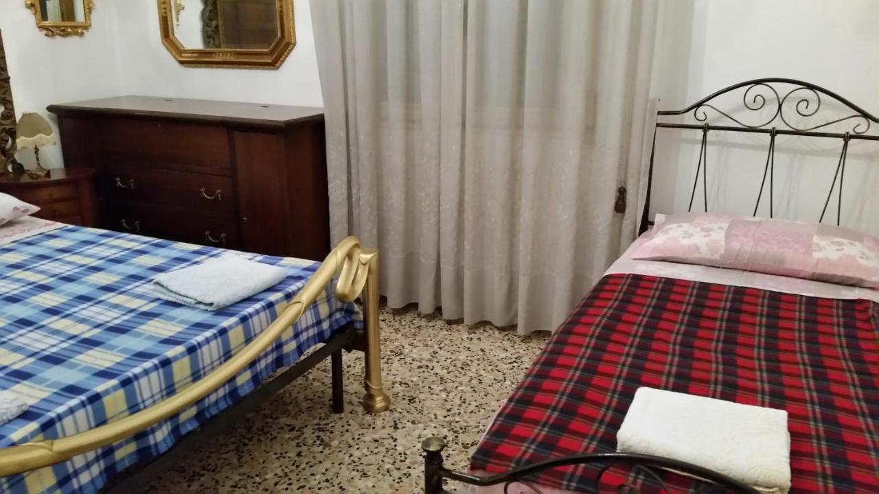 Bed and Breakfast Casa Gramsci Modena Esterno foto
